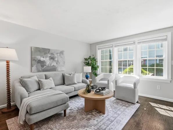 35 Merrymount Rd Unit 3, Quincy, MA 02169
