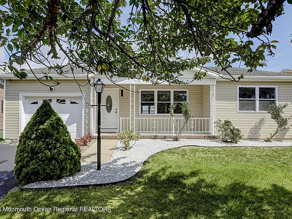 2nd image of 5 Westport Drive