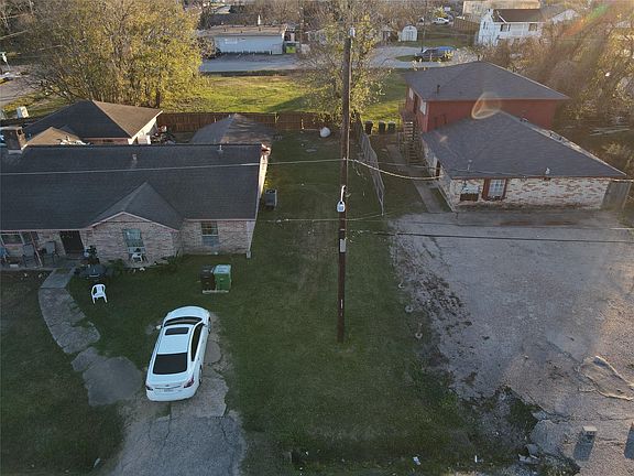 2nd image of 12 Nathaniel Brown St