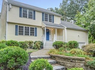 5 Garrison Rd, Shirley, MA 01464