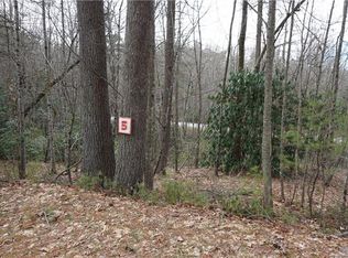 105 Drake Mountain Ln, Hendersonville, NC 28739