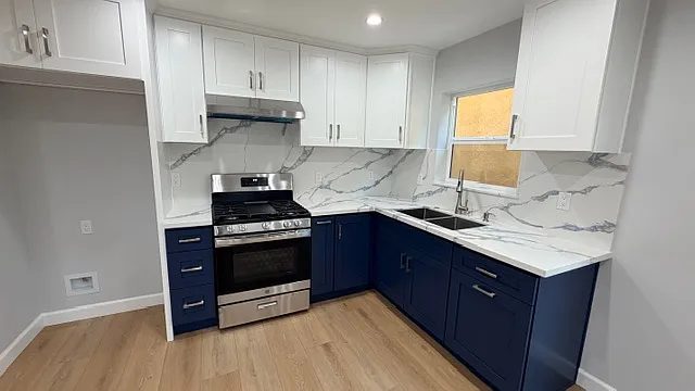 2638 N Frederic St #101 — Photo 10