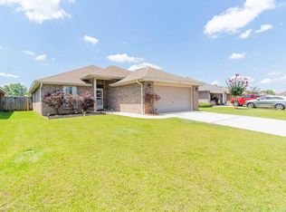 2431 Flintstone Dr, Cantonment, FL 32533