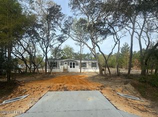 205 Dawn Ave, Interlachen, FL 32148