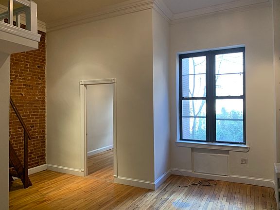 4th image of 151 W 82nd St APT 4W