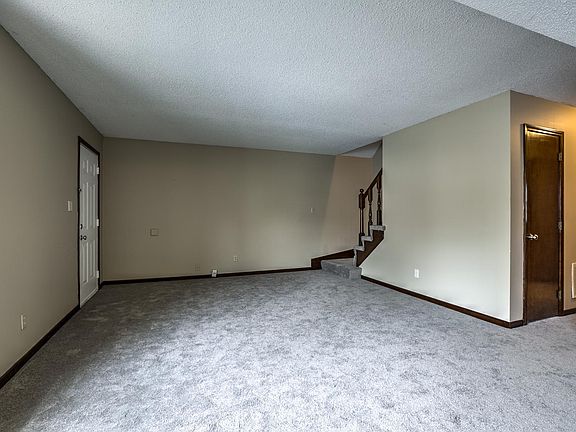 Living Room Area 17'4"X14'3"