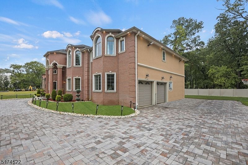 1 Sipporta Ln, Paramus, NJ 07652 MLS 3803725 Zillow