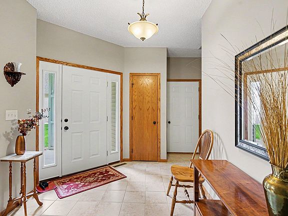 5th image of 3476 Briarview Ct