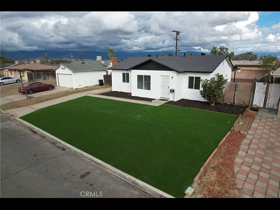 449 S Pampas Ave