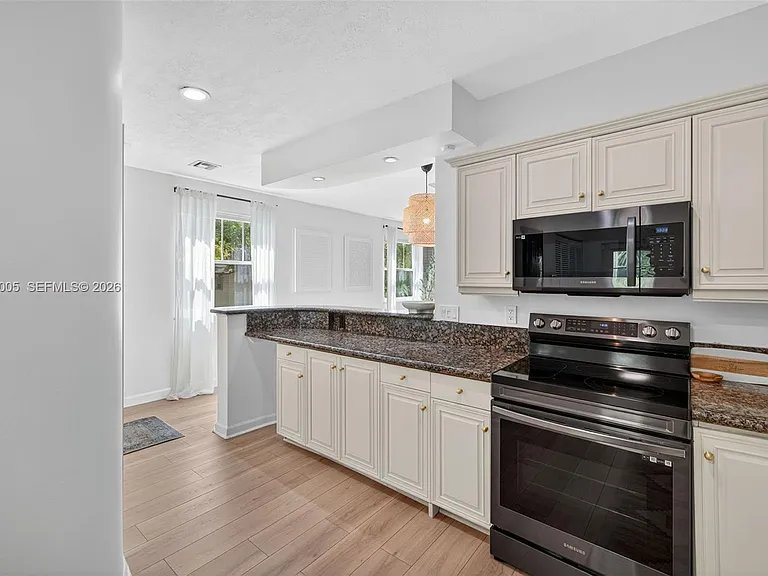 1214 W Las Olas Blvd — Photo 21