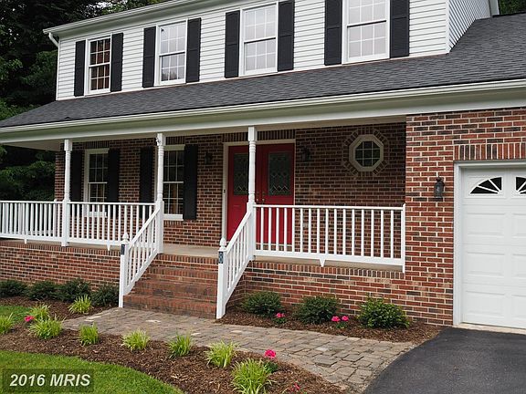 2nd image of 28 Lord Fairfax Dr