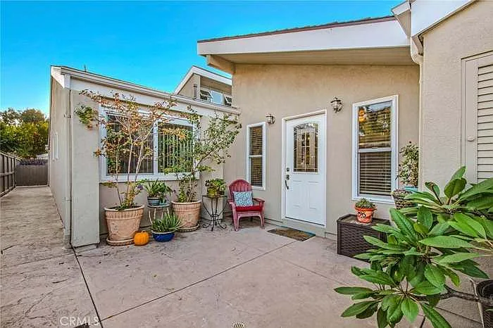 7259 Seaworthy Dr — Photo 1