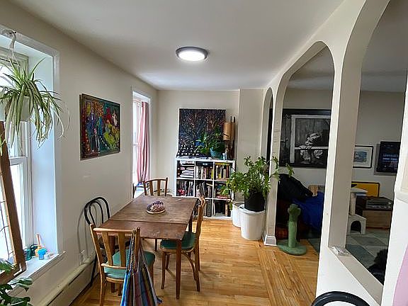 3rd image of 319 Columbia St