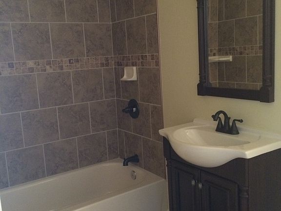 Main house- guest bath