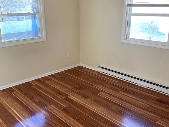 5th image of 275 E Prairie St Unit 2B