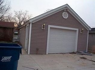 1054 S Main St, Grafton, OH 44044