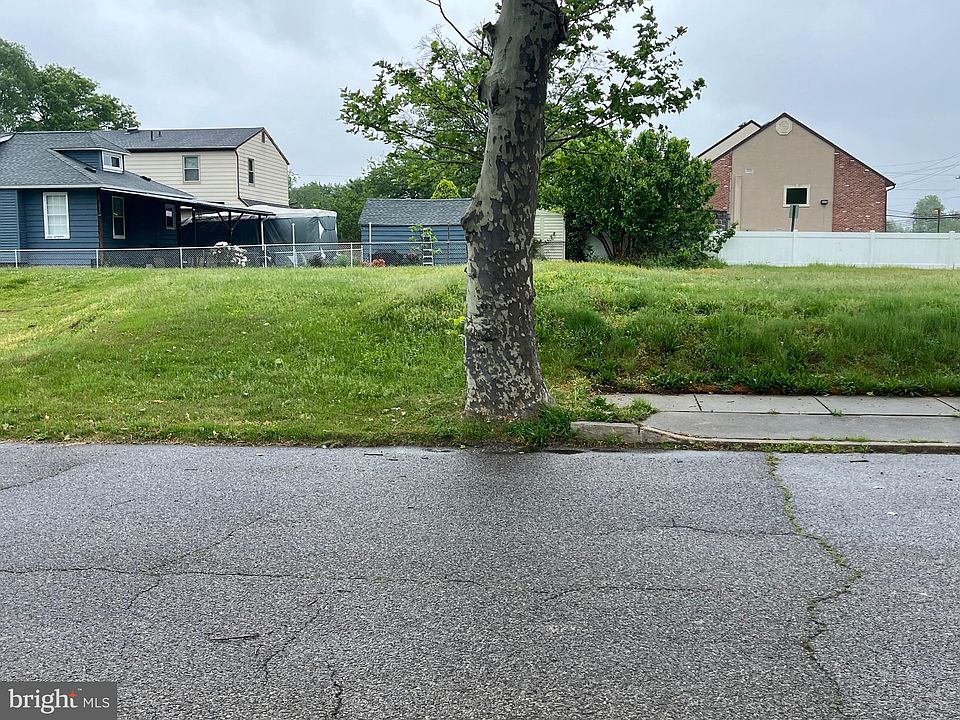 2nd image of 824 Klemm Ave