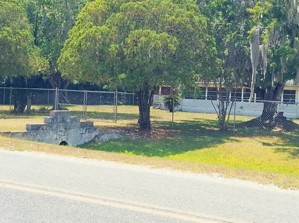 387 Crescent Lake Shore Dr, Crescent City, FL 32112