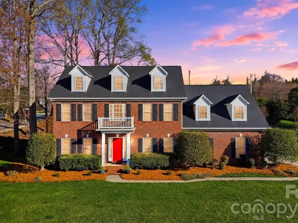 2716 Charleston Ct, Claremont, NC 28610