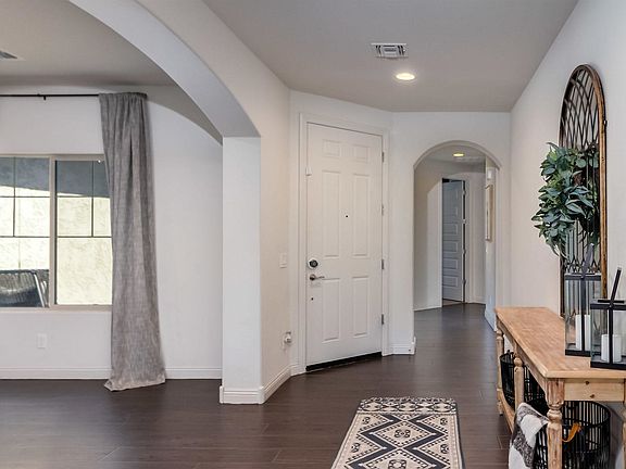 5th image of 2248 N Petersburg Dr