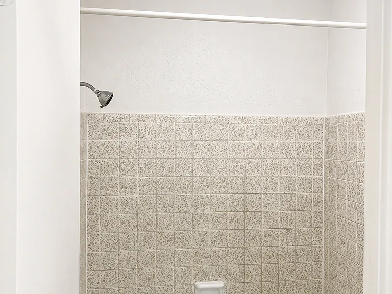 Caledonian Apartments — Photo 7