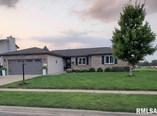 1923 Deer Ln, Washington, IL