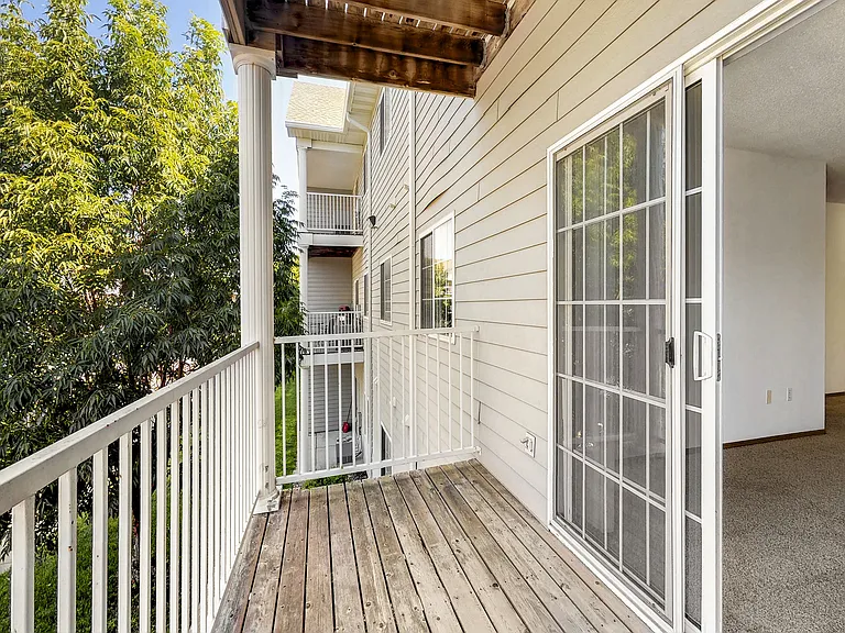 Platinum Valley Apartments — Photo 62