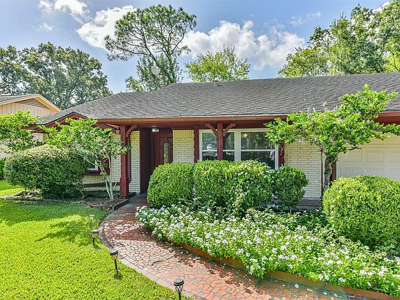 2nd image of 5111 Regal Pine Way
