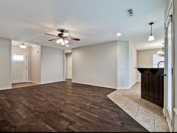 2nd image of 1231 Arkansas Ln
