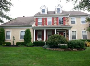 137 Tatham Rd, Bensalem, PA 19020