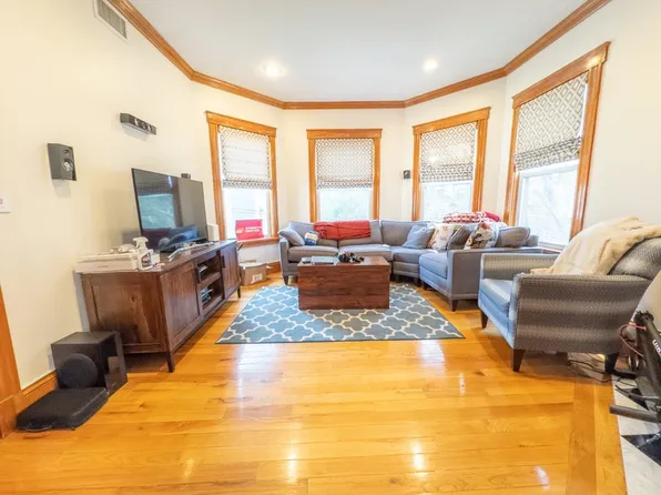 12 Saint Paul St #2, Cambridge, MA 02139