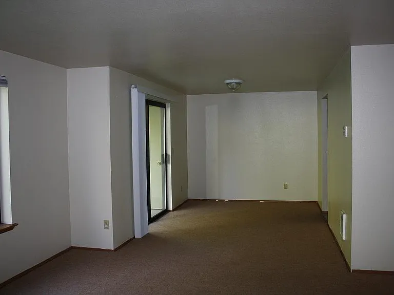 20816 32nd Ln S #D — Photo 3