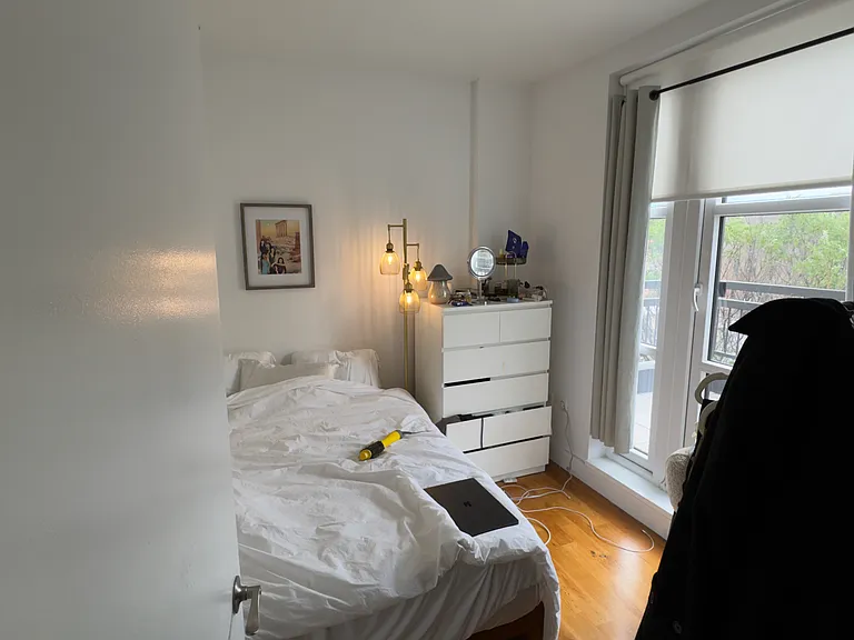 229 Roebling St #4D — Photo 11