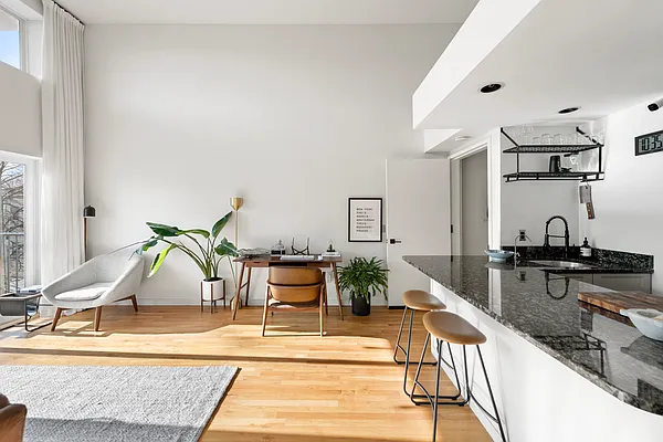 Sold by Nest Seekers International | media 3