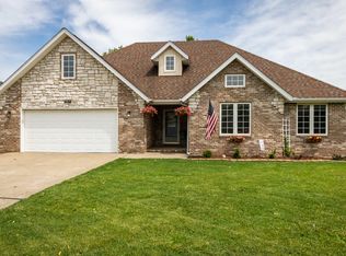 1611 E Parkview St, Ozark, MO 65721