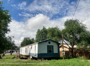 408 W 4th St, Capitan, NM 88316