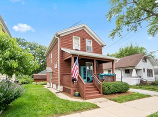 112 Grand Ave, Aurora, IL 60506