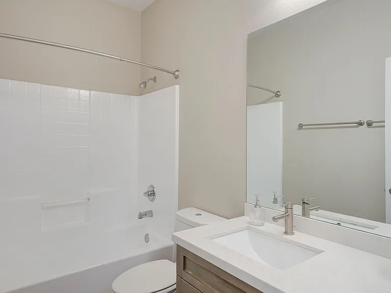 Bellecour Way Apartment Homes — Photo 63