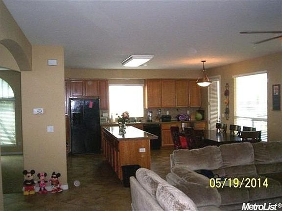 3rd image of 209 Bel Flora Ct