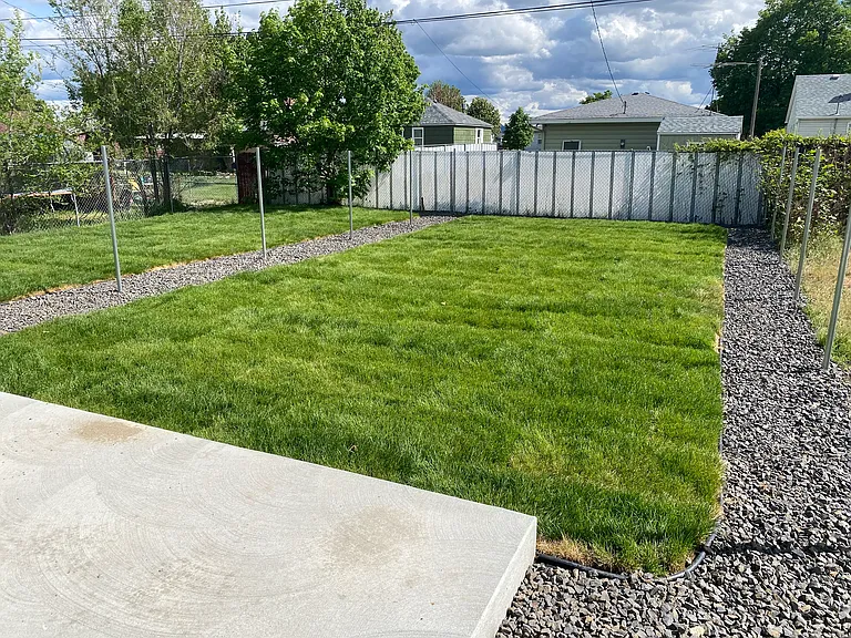2202 E Rich Ave — Photo 17