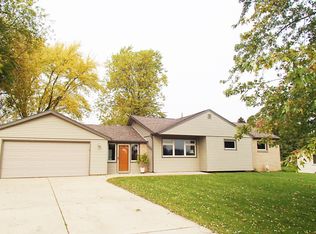 1106 E Drexel Ave, Oak Creek, WI 53154