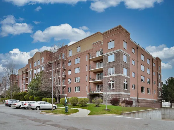 5155 W Madison St #301, Skokie, IL 60077