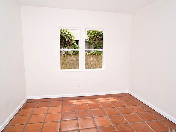 3rd image of 11126 Emelita St
