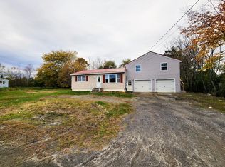 258 Hallowell Rd, Chelsea, ME 04330