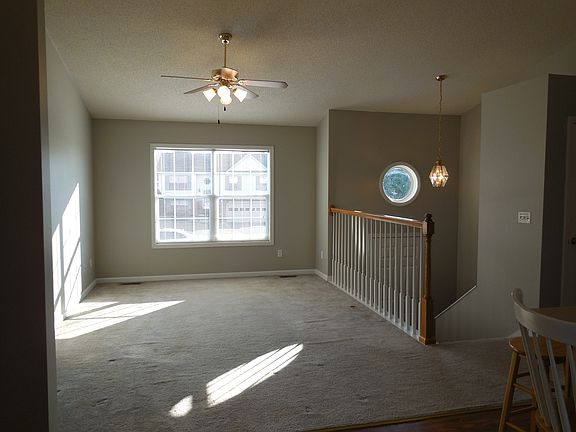 5th image of 103 Meadowlark Dr