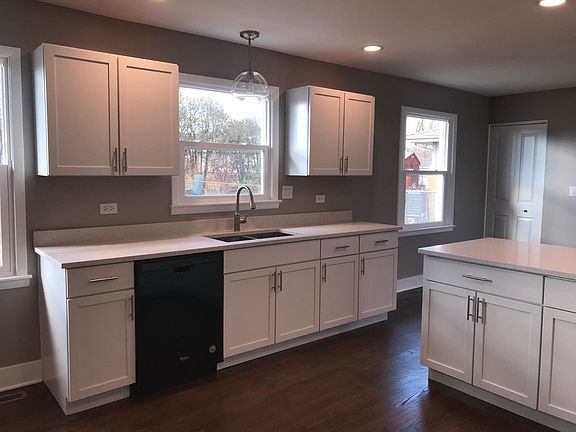 2nd image of 607 W Maude Ave