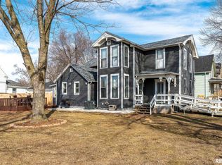 2202 Pershing Blvd, Clinton, IA 52732