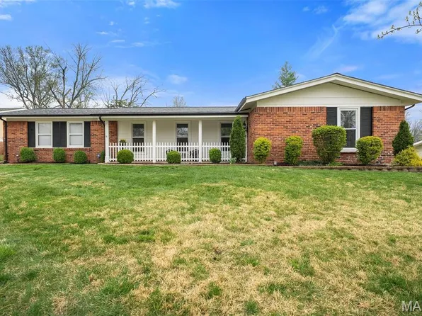 102 Calico Ln, Ballwin, MO 63011