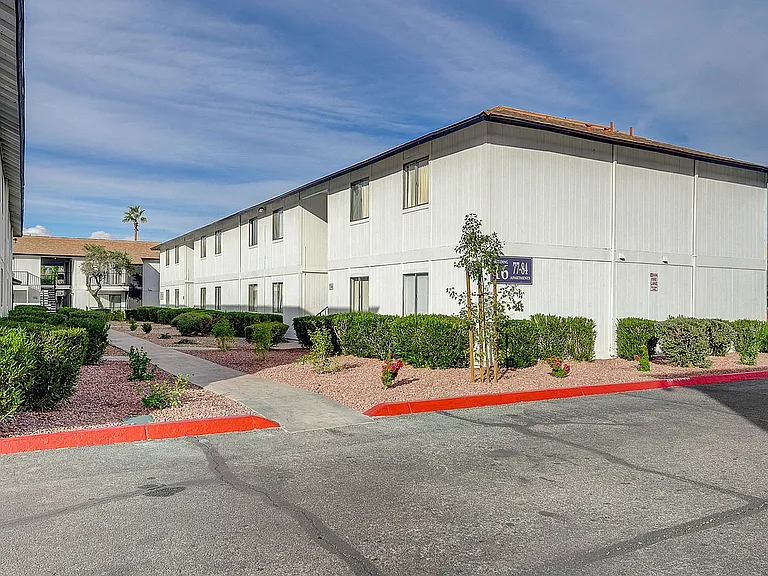 3940 Algonquin Dr-37