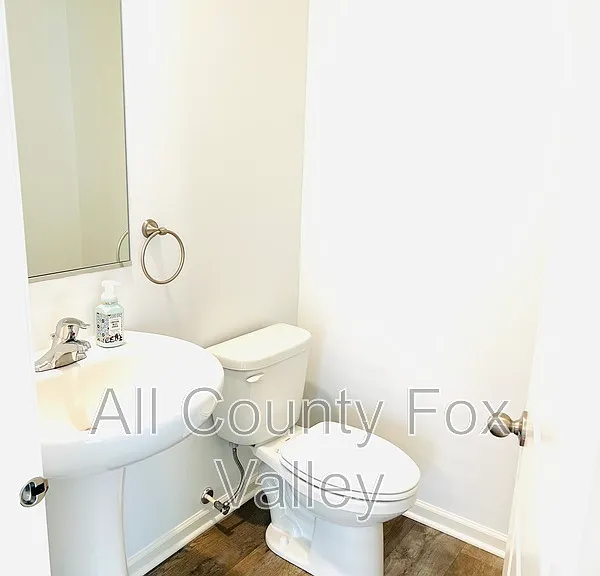 1480 Yosemite Way — Photo 8